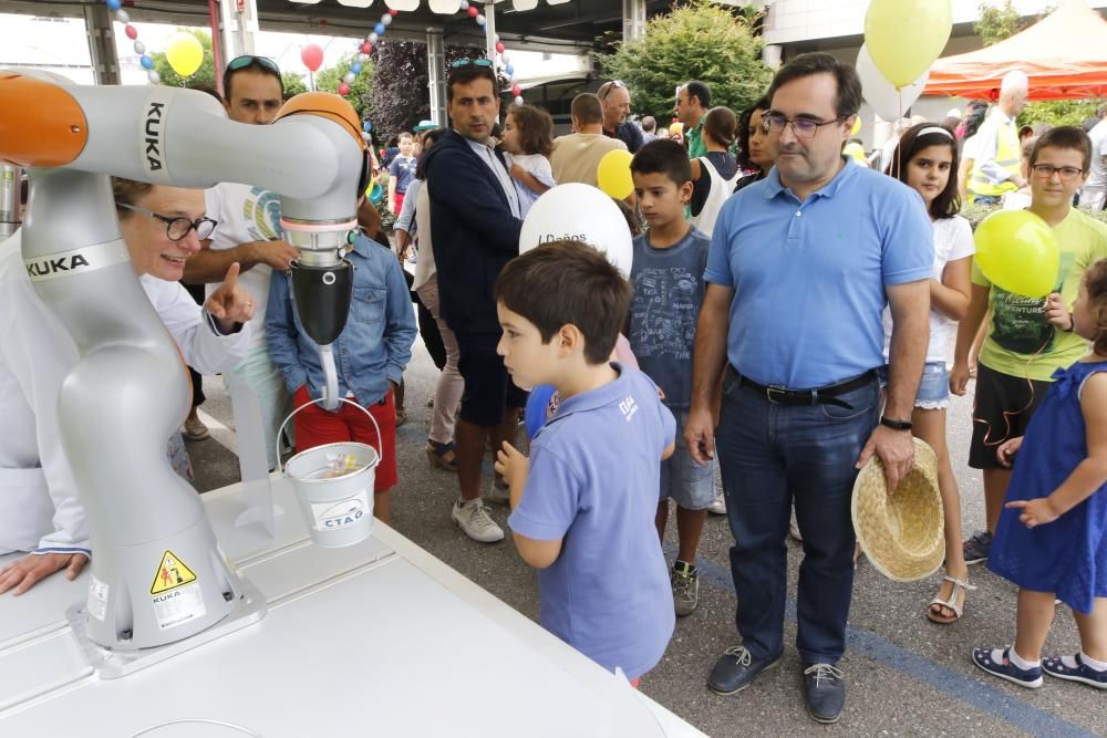 Más de 5.000 personas realzan la jornada de puertas abiertas celebrada en la planta.