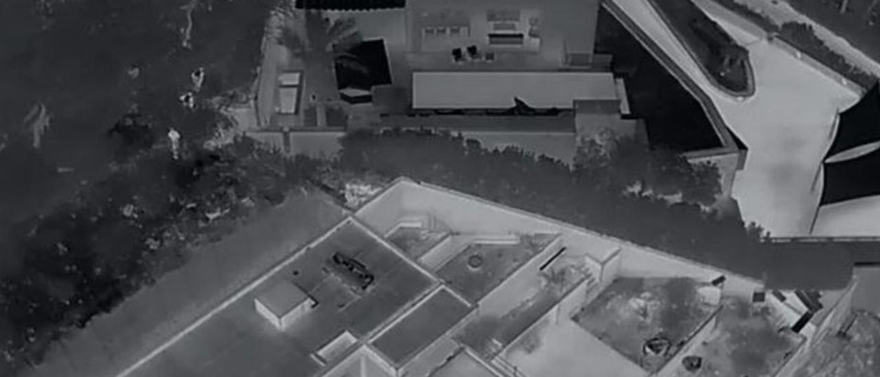 Vídeo: Así graban con un dron a tres personas que intentaban robar en un chalé de Ibiza