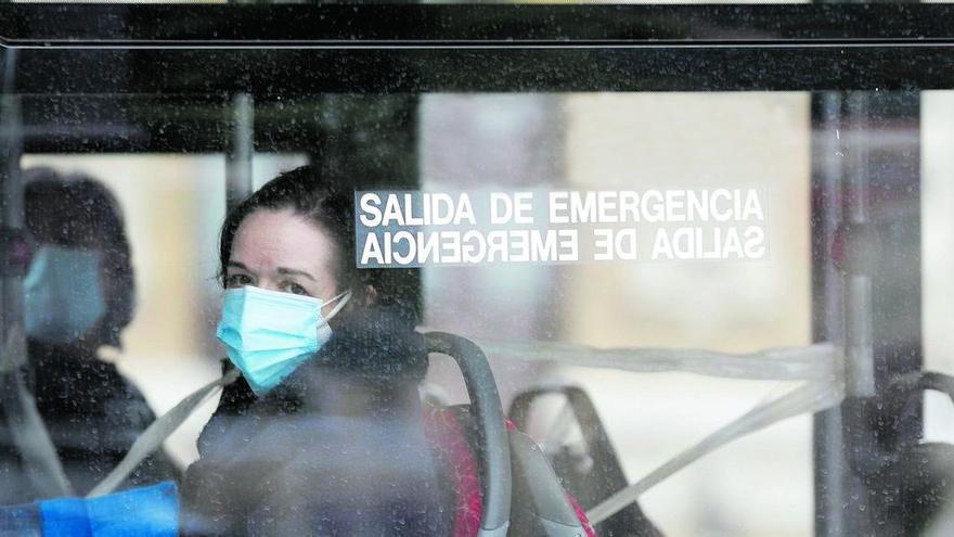 Extremadura se quita hoy la mascarilla con los  hospitalizados al alza