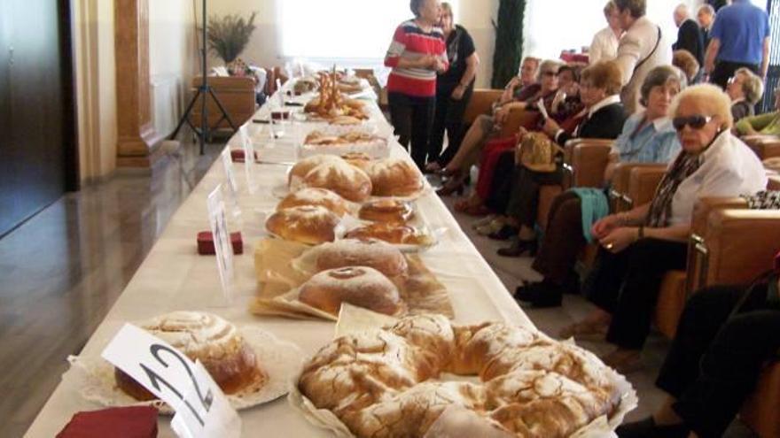 Panaderías Polo de Novelda gana el certamen de monas en una edición con alta participación