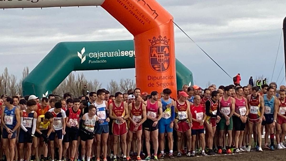 Imagen de la salida del Campeonato Autonómico de Castilla y León de campo a través Máster.