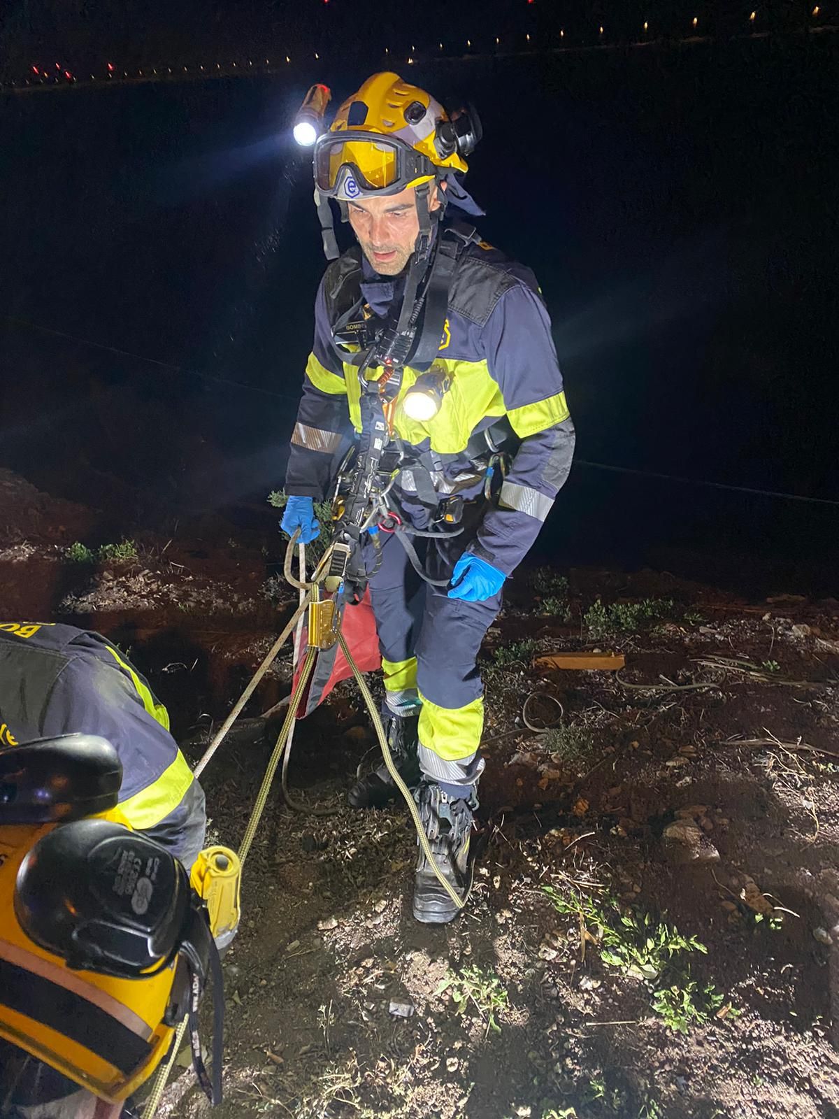 Rescate de un perro y su dueño en Orilla baja, Santa Lucía