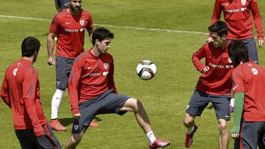 Los jugadores del Athletic durante el entrenamiento.