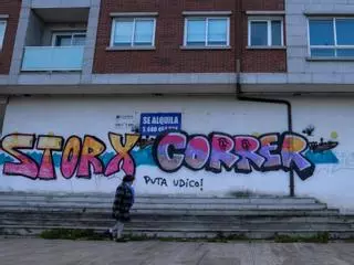 El vandalismo se descontrola en Cambados: «Tuvimos que amarrar unos bancos con cable de acero»