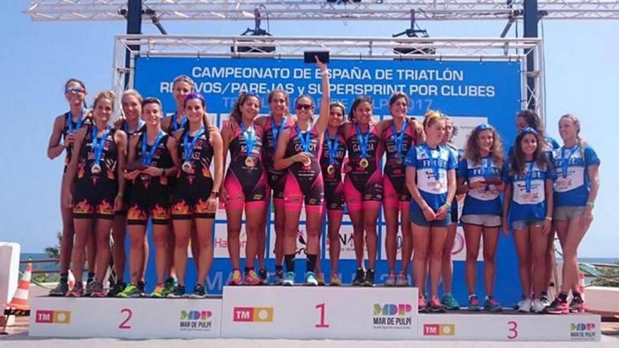 Marina Martínez y Mabel Gallardo, subcampeonas de España por relevos