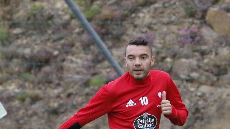 Aspas, en el entrenamiento de ayer en A Madroa. // Alba Villar