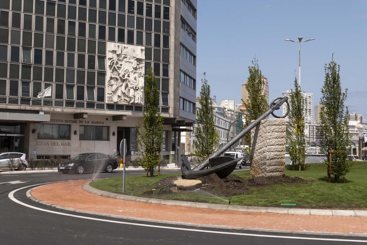 El nuevo elemento decorativo de la rotonda de la Casa del Mar de A Coruña