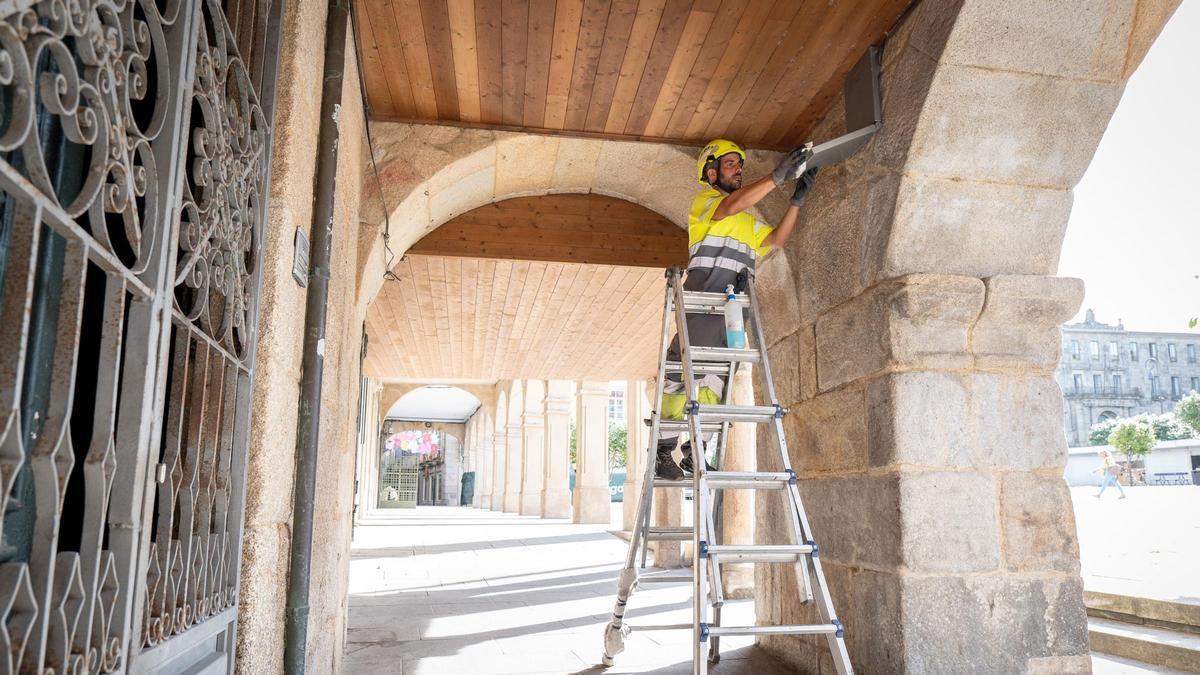 Operario llevando a cabo las reformas