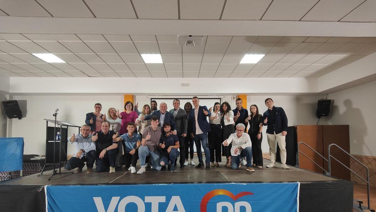 El equipo del PP de Sant Joan de Moró en la presentación de su programa electoral.