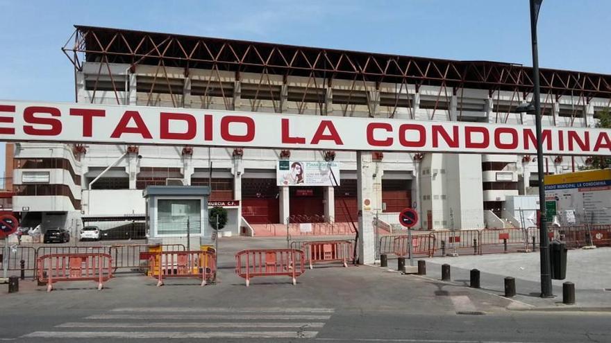 Fachada del estadio de La Condomina.