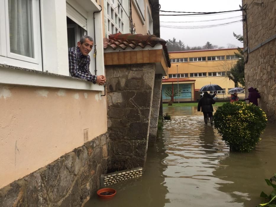 Temporal en Asturias: Segundo día de riadas y desperfectos en Asturias