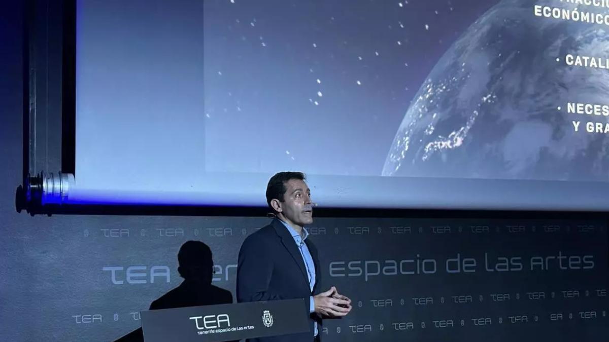 El consejero de Innovación del Cabildo de Tenerife, Juan José Martínez, durante la presentación de Tenerife Space Horizon.