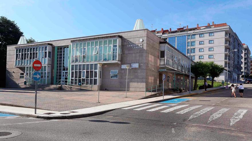 Exterior del centro de salud de O Porriño // G. Porto