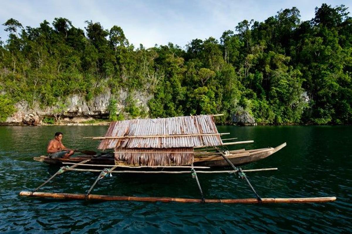 Canoa típica de los habitantes de Raja Ampat.