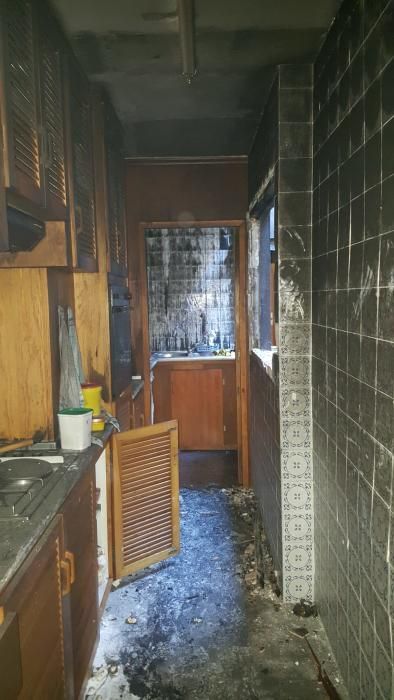 Cien vecinos desalojados por un incendio en una casa de Calp