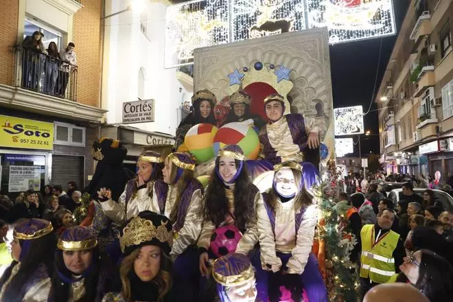 La Cabalgata de Reyes de La Viñuela, en imágenes