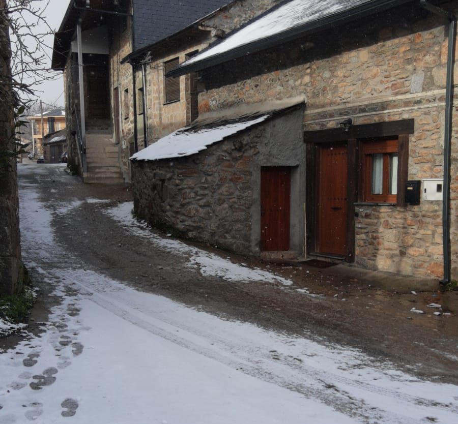 Nieve en Sanabria: el blanco vuelve a las montañas