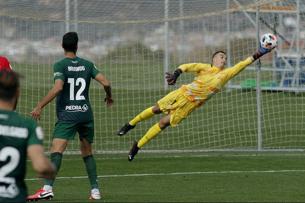 Las imágenes del Recreativo Granada-Córdoba CF