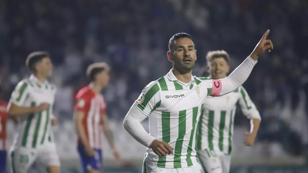 Kike Márquez celebra uno de sus goles en el Córdoba CF durante el pasado curso.