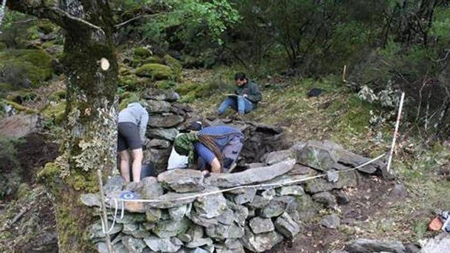Arqueólogos rastrean el pasado medieval e industrial de Casaio