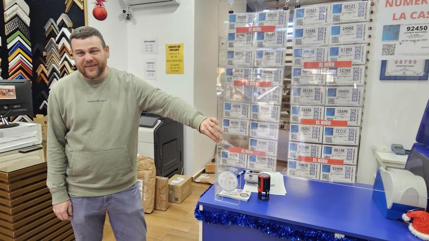 La tienda de marcos (y lotería) que acaba el año como lo empezó: repartiendo premio