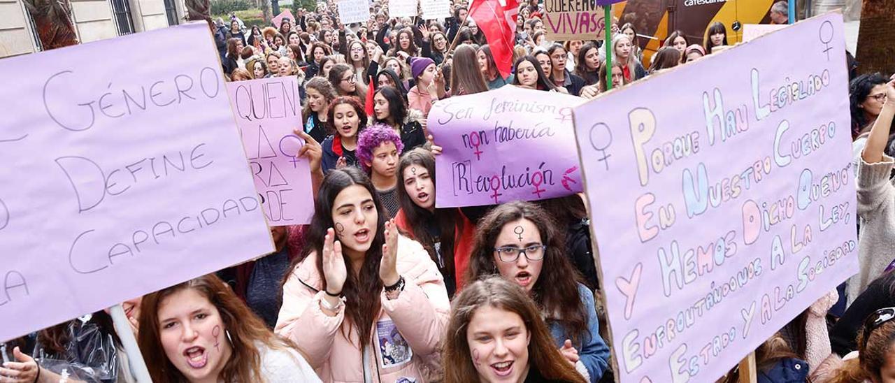 Manifestación multitudinaria por el 8M en 2019