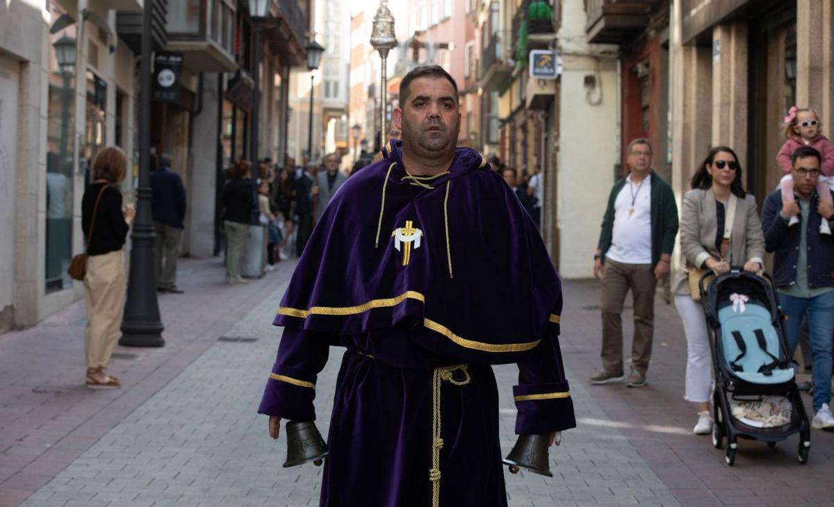 Roberto González «Rodax» en la fiesta de la Santa Cruz de la Cofradía de la Vera Cruz. | Ana Burrieza