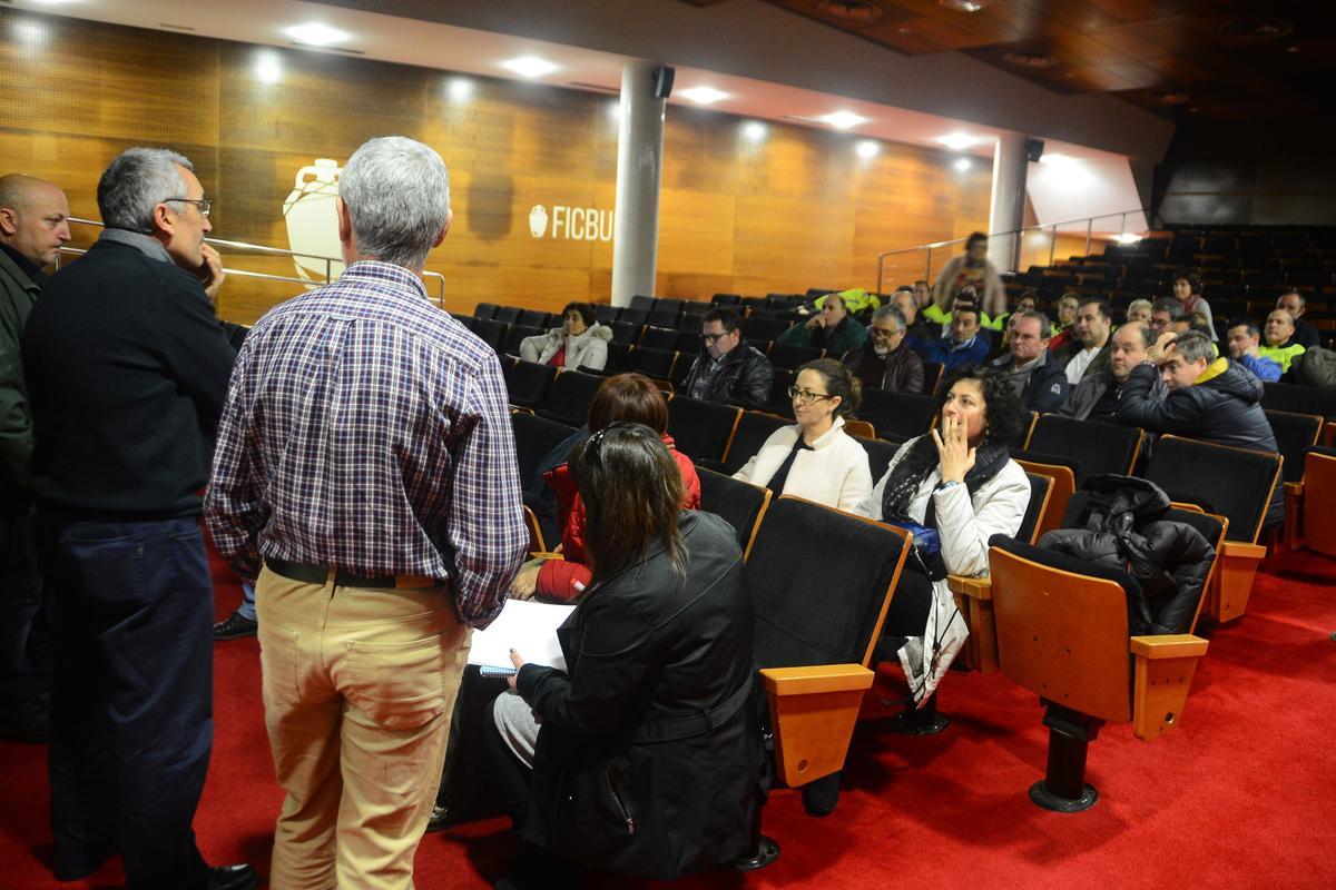 Una asamblea de la plantilla del Concello de Bueu para tratar la RPT.