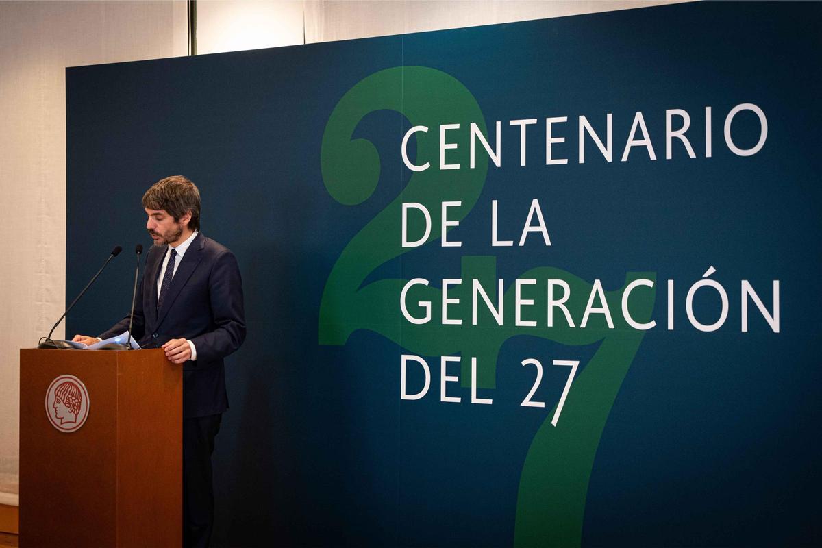 El ministro Urtasun, durante la presentación del centenario.