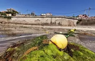 Moaña baliza parte del arenal de O Con e inicia la inspección sobre el estado del mirador