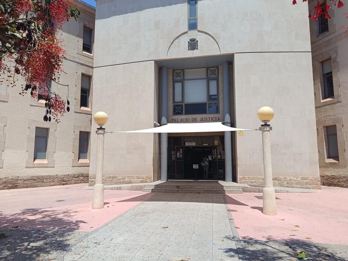 Palacio de Justicia de Alicante, donde fue juzgado el menor ahora absuelto.