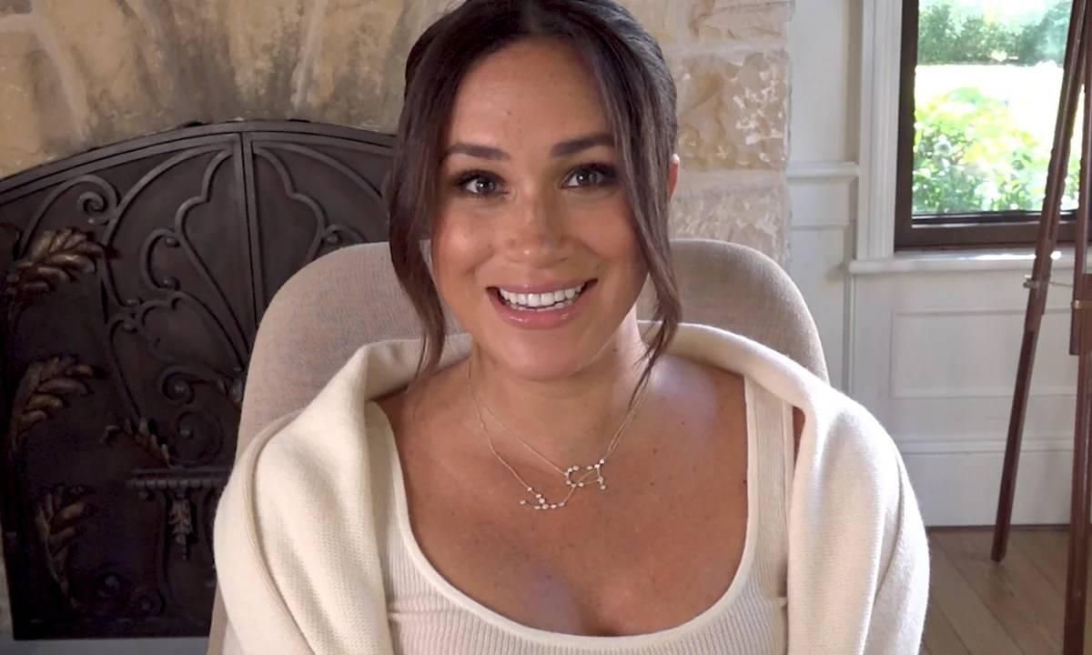 Meghan Markle, con collares de las constelaciones del signo del zodiaco de sus hijos, Archie y Lilibet