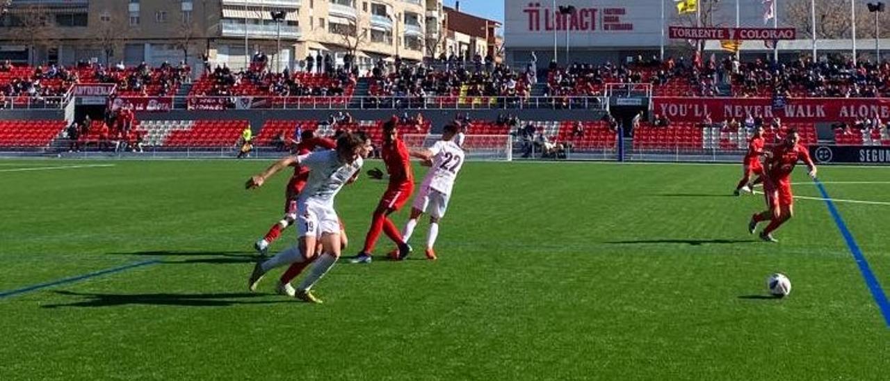 Un momento del partido de este domingo entre la Peña Deportiva y el Terrassa.