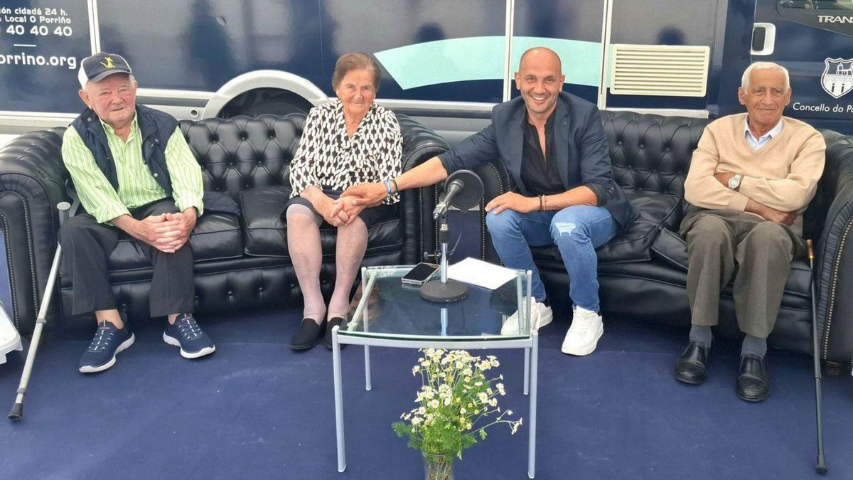Juan Maceira, Fermina Fernández, el alcalde de Porriño, Alejandro Lorenzo, y Adriano Campos, ayer.