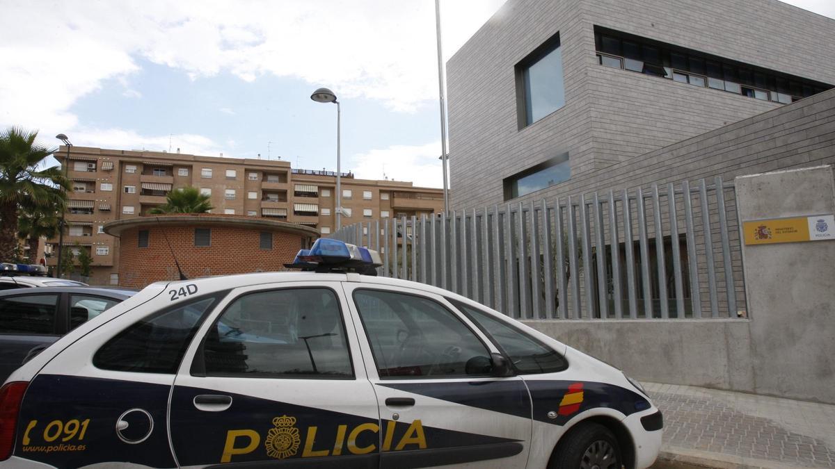Comisaría de Policía Nacional de Paterna, que detuvo al joven por los abusos sexuales a la menor.