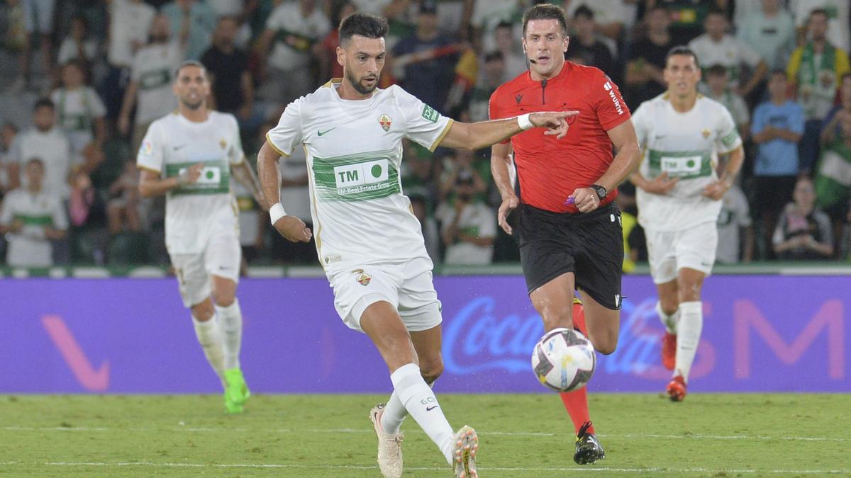 Pastore, en su último partido con el Elche.