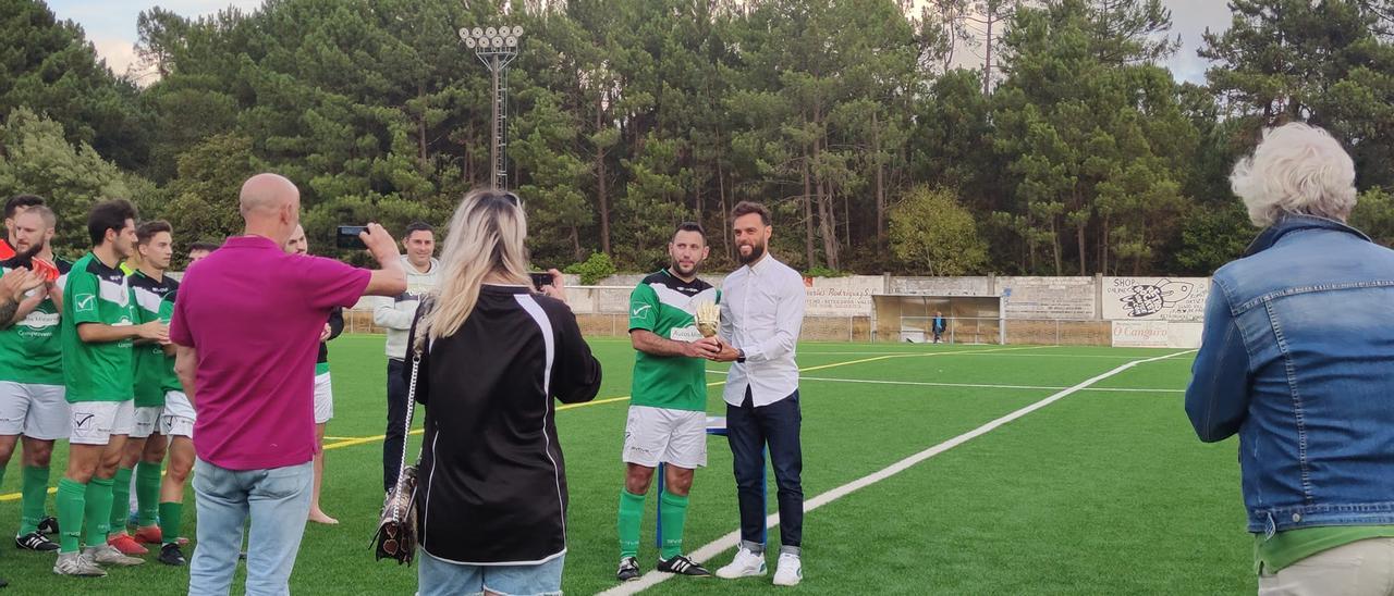 Sergio Álvarez, en un momento del homenaje.  | // J.M. LORENZO