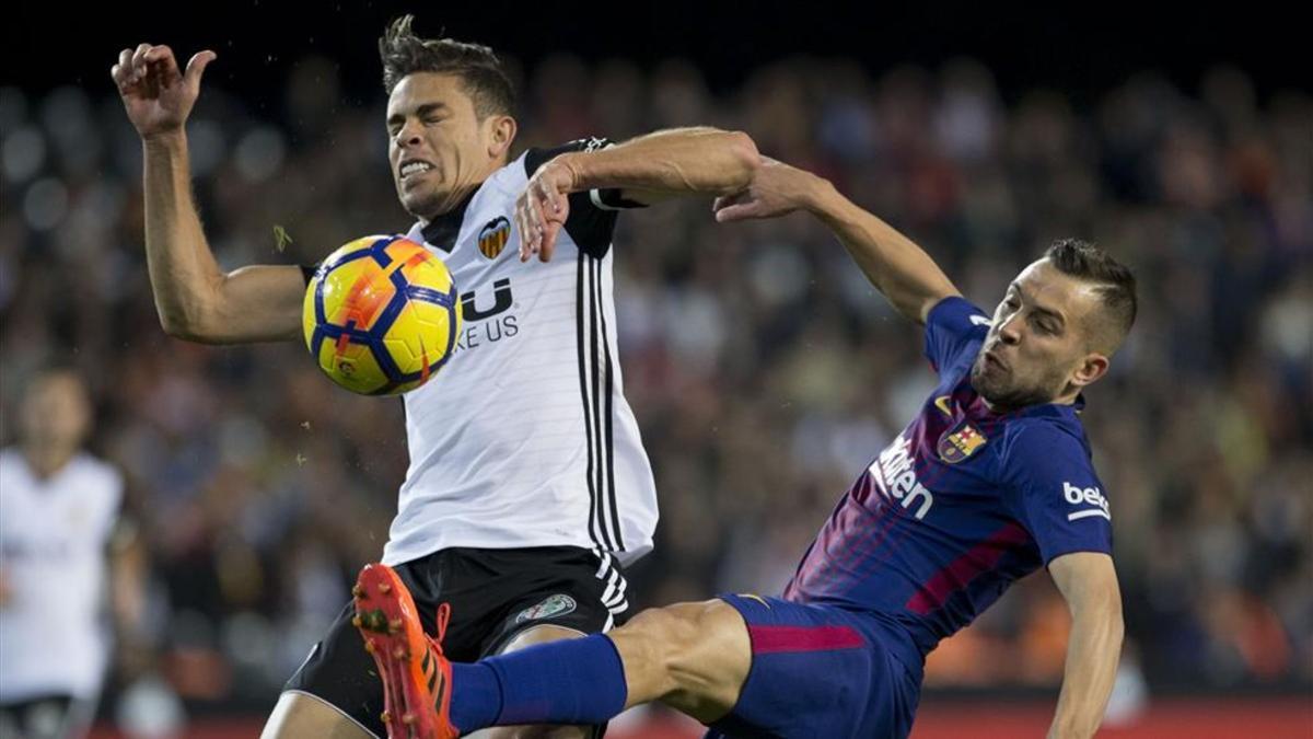 El Valencia sigue la estela del Barça