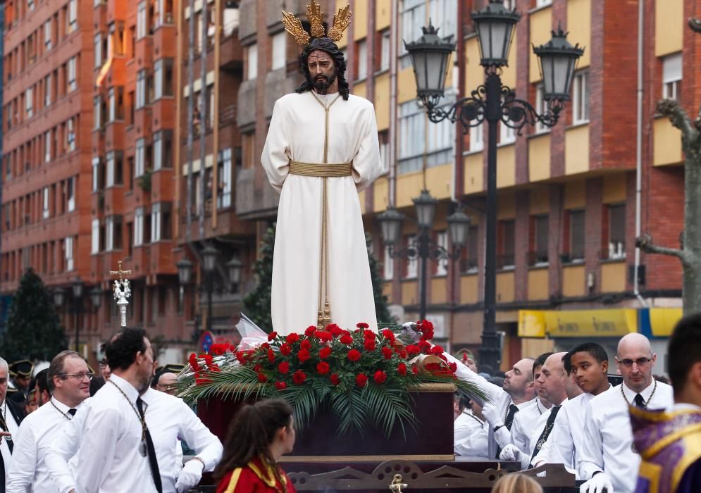 Procesión de la Hermandad de los Estudiantes de Oviedo