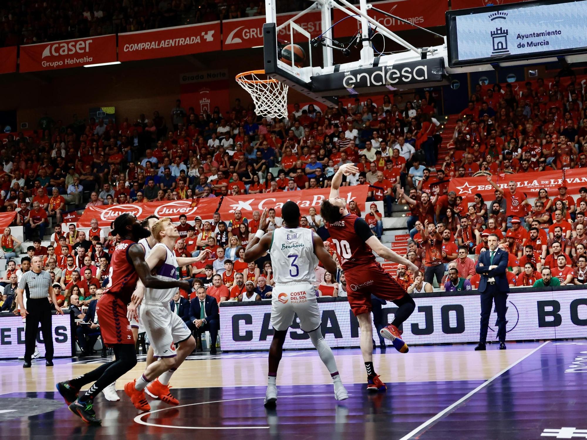 Las imágenes del cuarto partido de semifinales de la ACB entre el UCAM Murcia - Unicaja