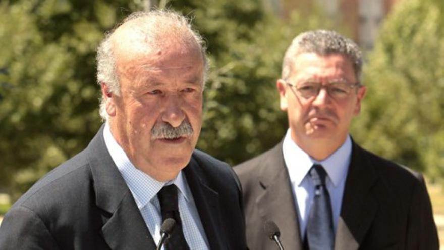 Del Bosque reconoce que ha habido &quot;choques&quot; entre jugadores del Madrid y Barcelona