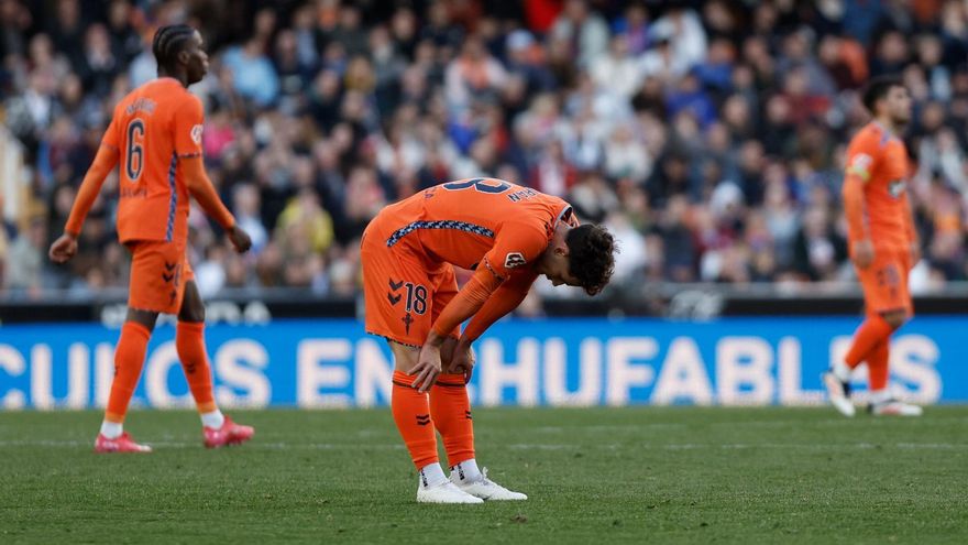 El Celta se atrapa en arenas movedizas: derrota sin alma en Mestalla
