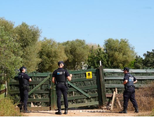 Galería: La Policía Local en el asentamiento de sa Joveria de Ibiza