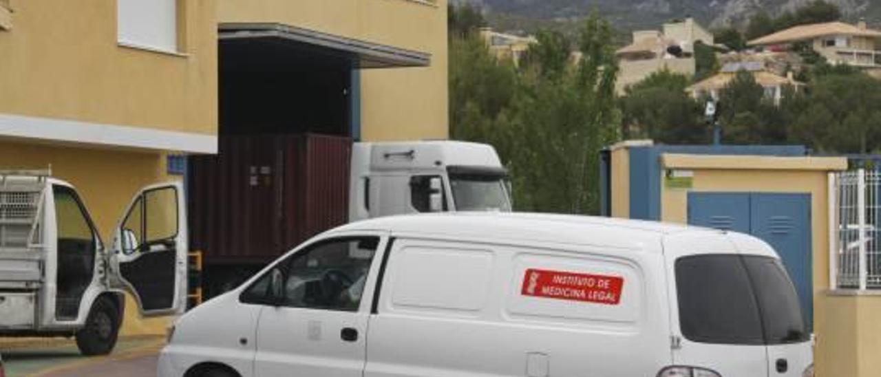 Un trabajador muerto y dos heridos al caer un gancho de 2.500 kilos en una fábrica de Alcoy