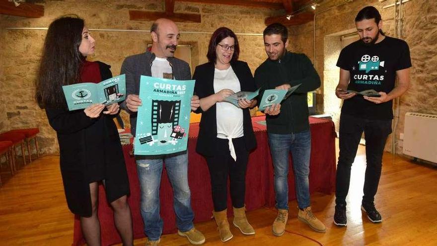 Andrés, Briones, Salgueiro, Leal y González, en la presentación del Curtas Armadiña. // Gustavo Santos