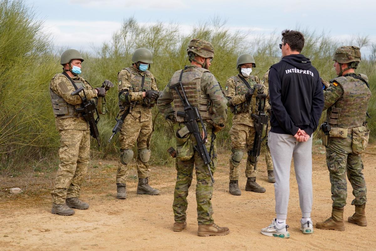 El Ejército de Tierra entrena a militares ucranianos en la Academia de Infantería de Toledo