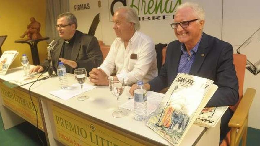 Un momento de la presentación del libro, ayer, en Arenas.