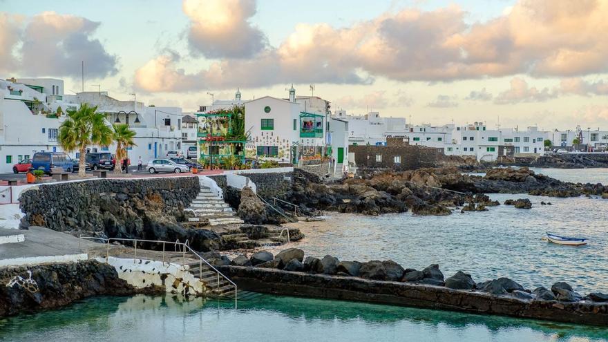 Haría reabre al baño las piscinas naturales de Punta Mujeres tras finalizar la contaminación por aguas fecales