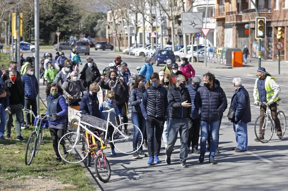 Manifestació a Salt contra la violència vial