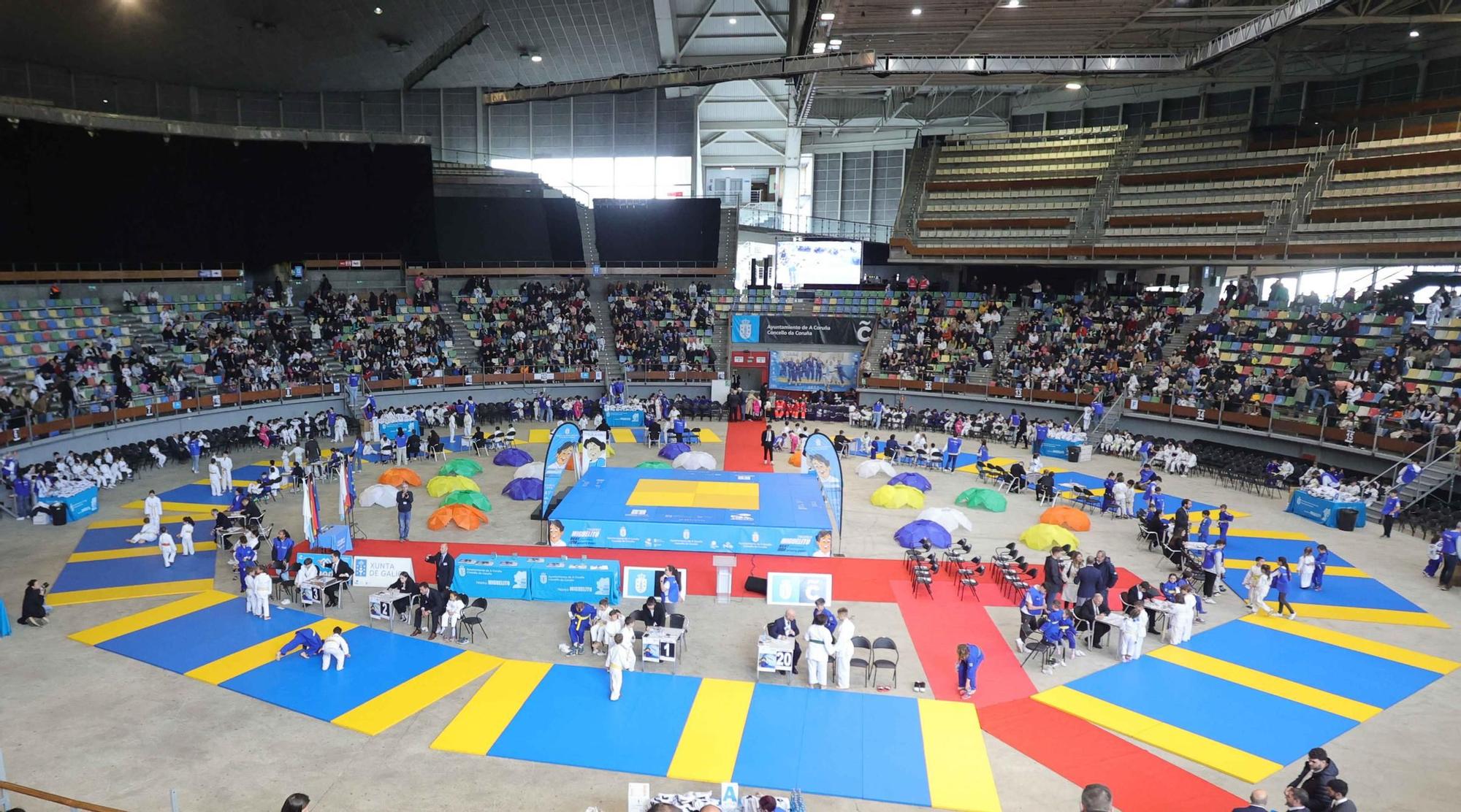 Tres mil judokas llenan el Coliseum por el Miguelito